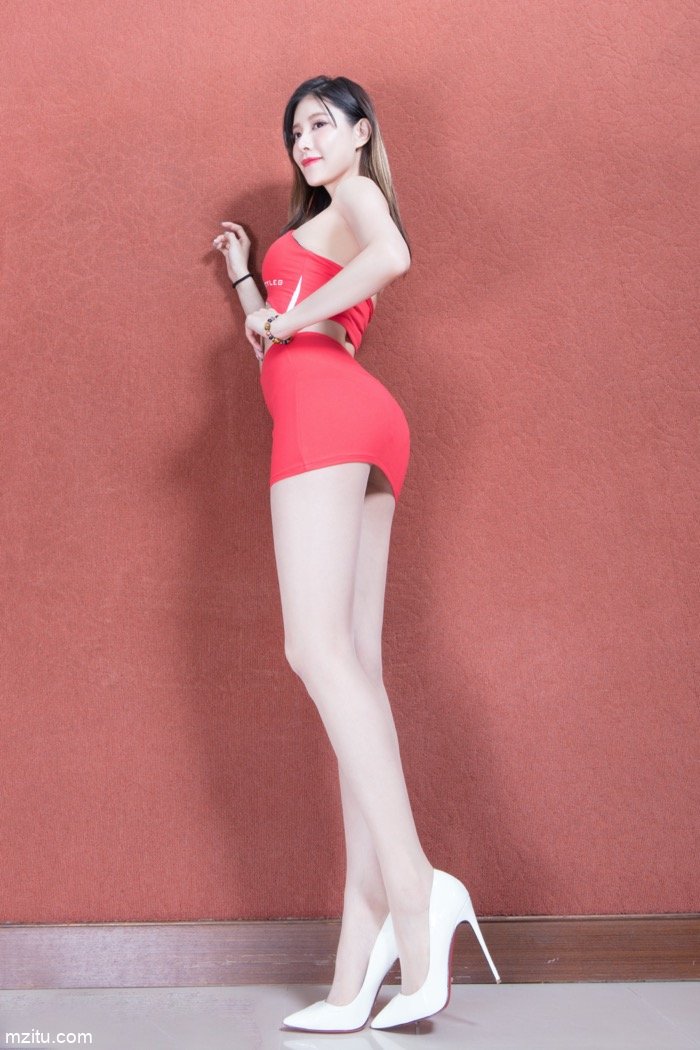 美女秘书腿真白，黑丝高跟征服老总(15)