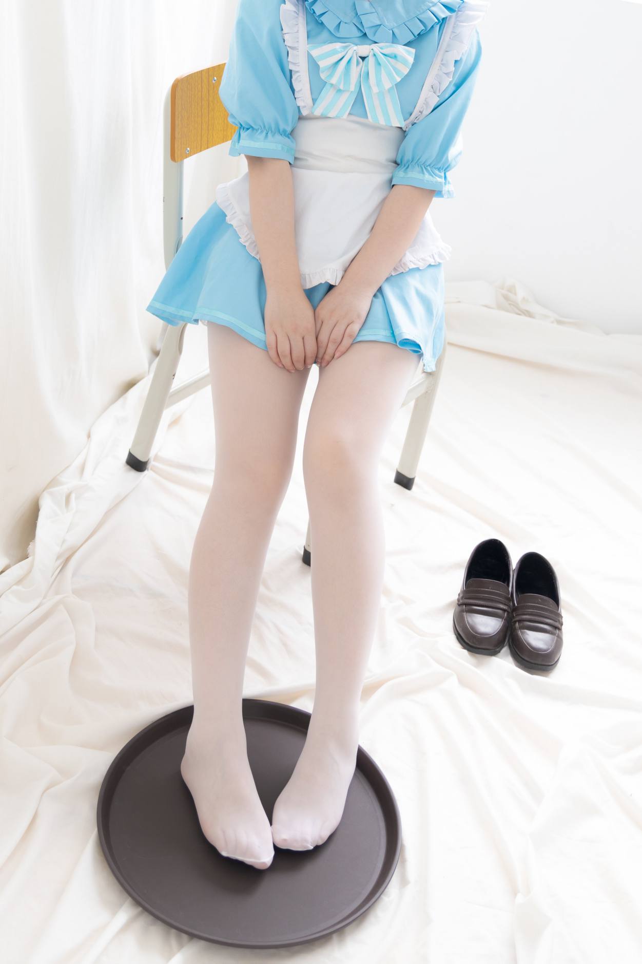 图片[4]-女仆装白丝女孩【43P】20014-七七街拍