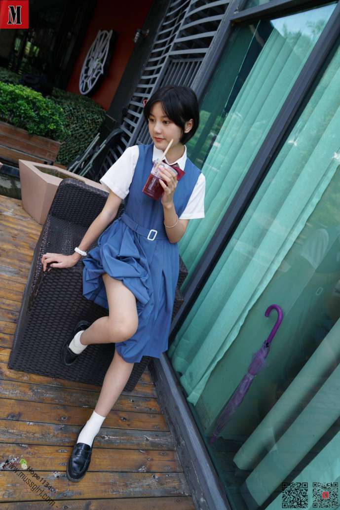 图片[2]-一副学生模样的短发姑娘【112P】20023-七七街拍