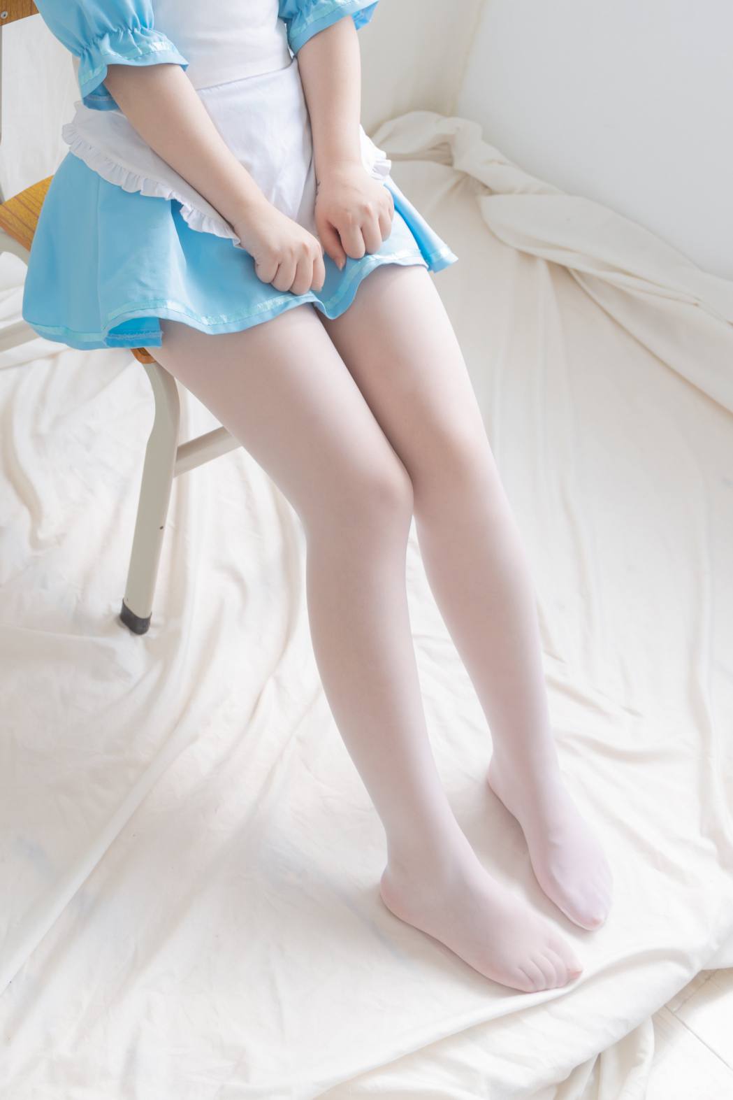 图片[5]-女仆装白丝女孩【43P】20014-七七街拍