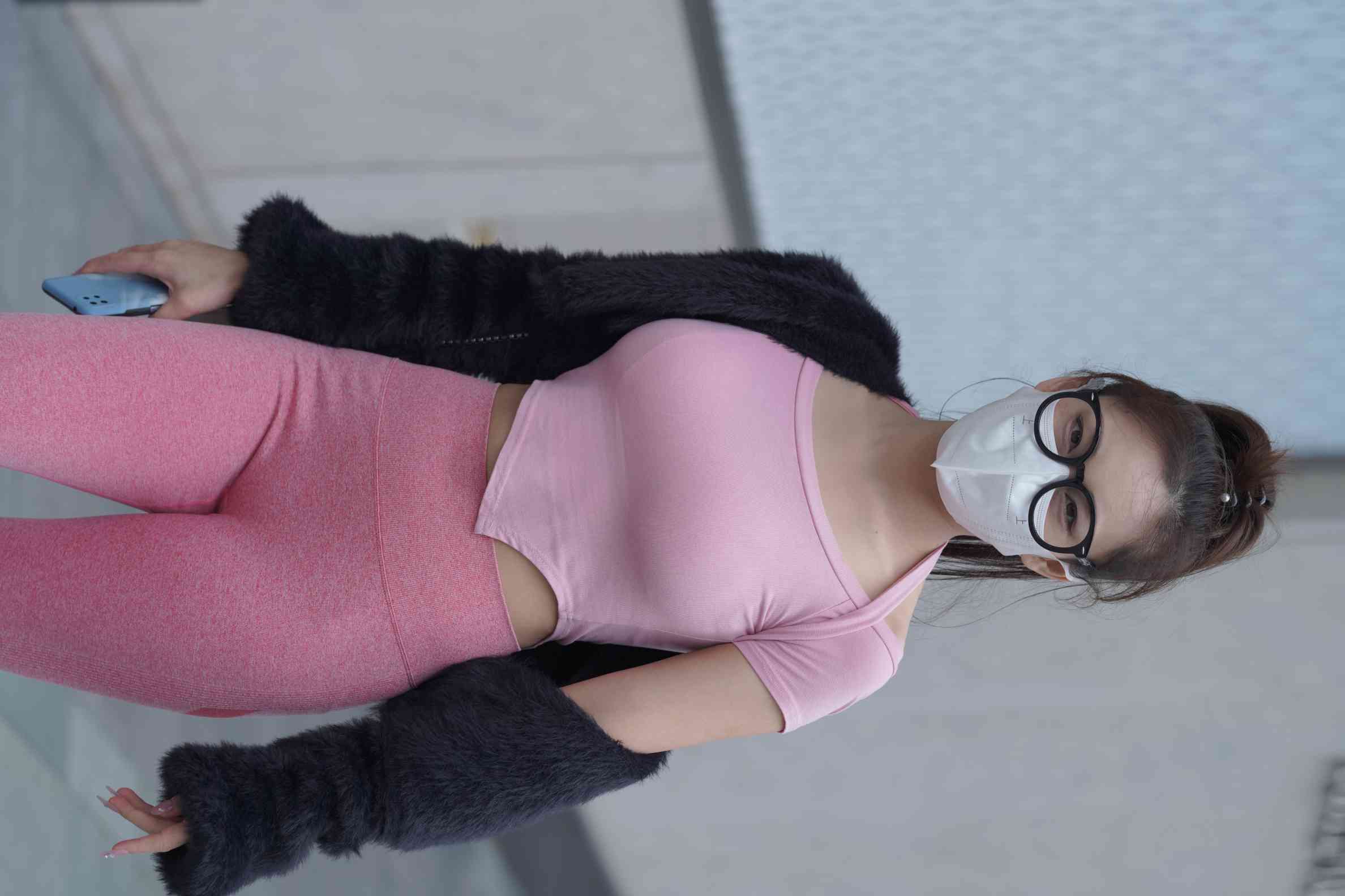 图片[4]-粉红色瑜伽裤的眼镜妹妹【93P】04019-七七街拍