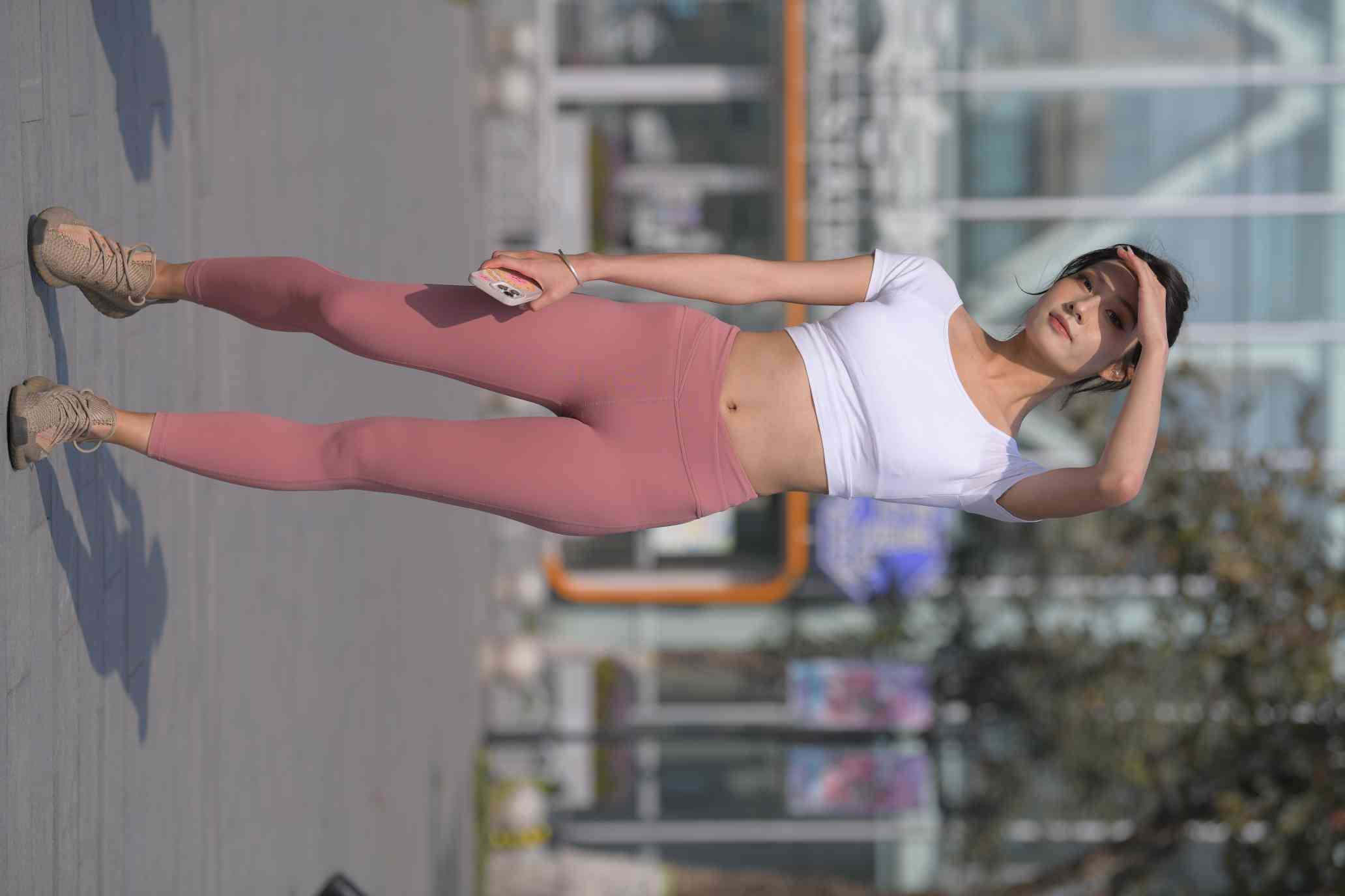 图片[4]-很漂亮的瑜伽裤女孩【419P】04013-七七街拍