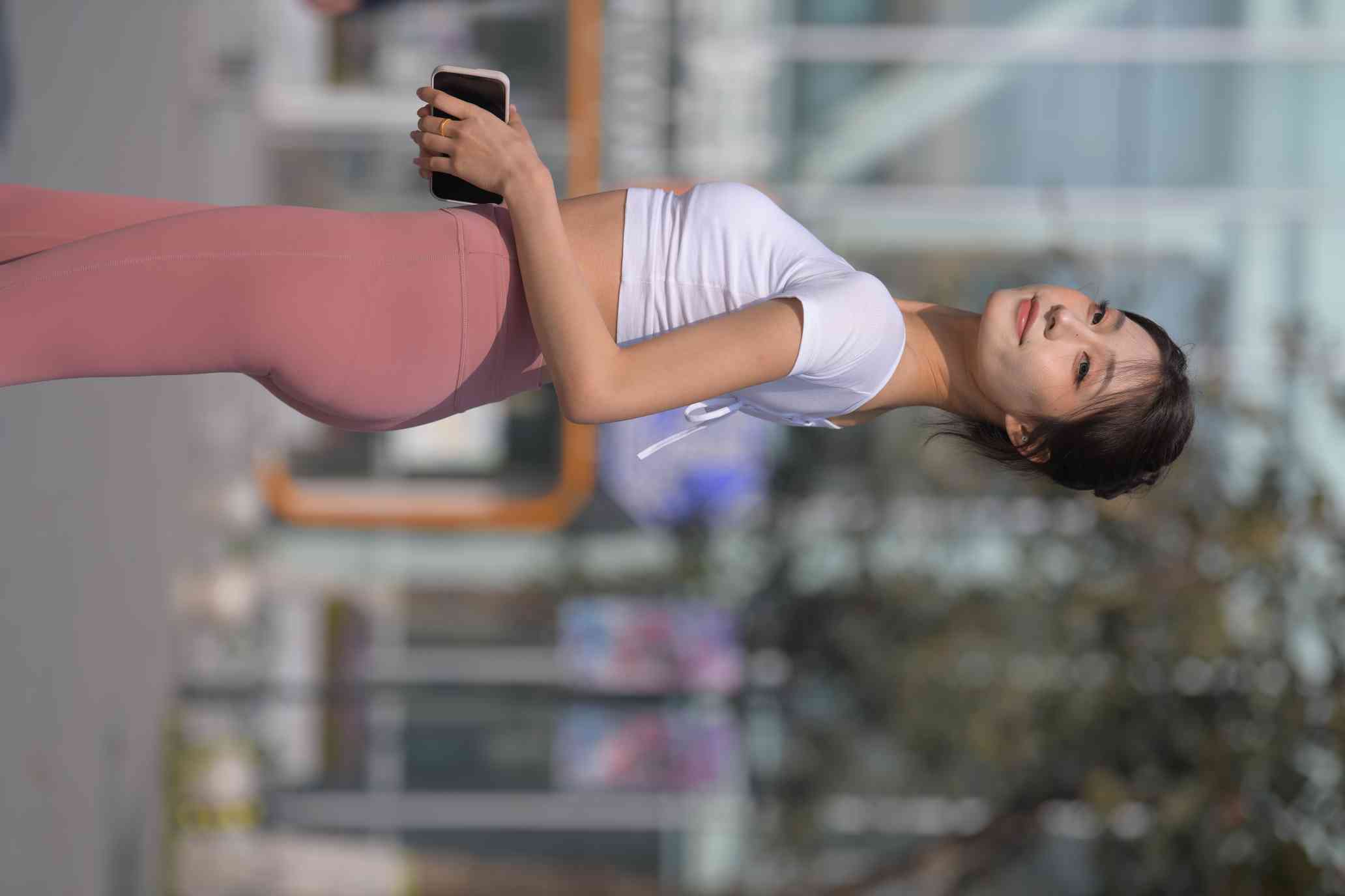 图片[5]-很漂亮的瑜伽裤女孩【419P】04013-七七街拍