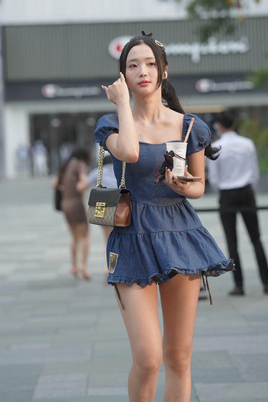 J3654 240P-2.74GB-七七街拍