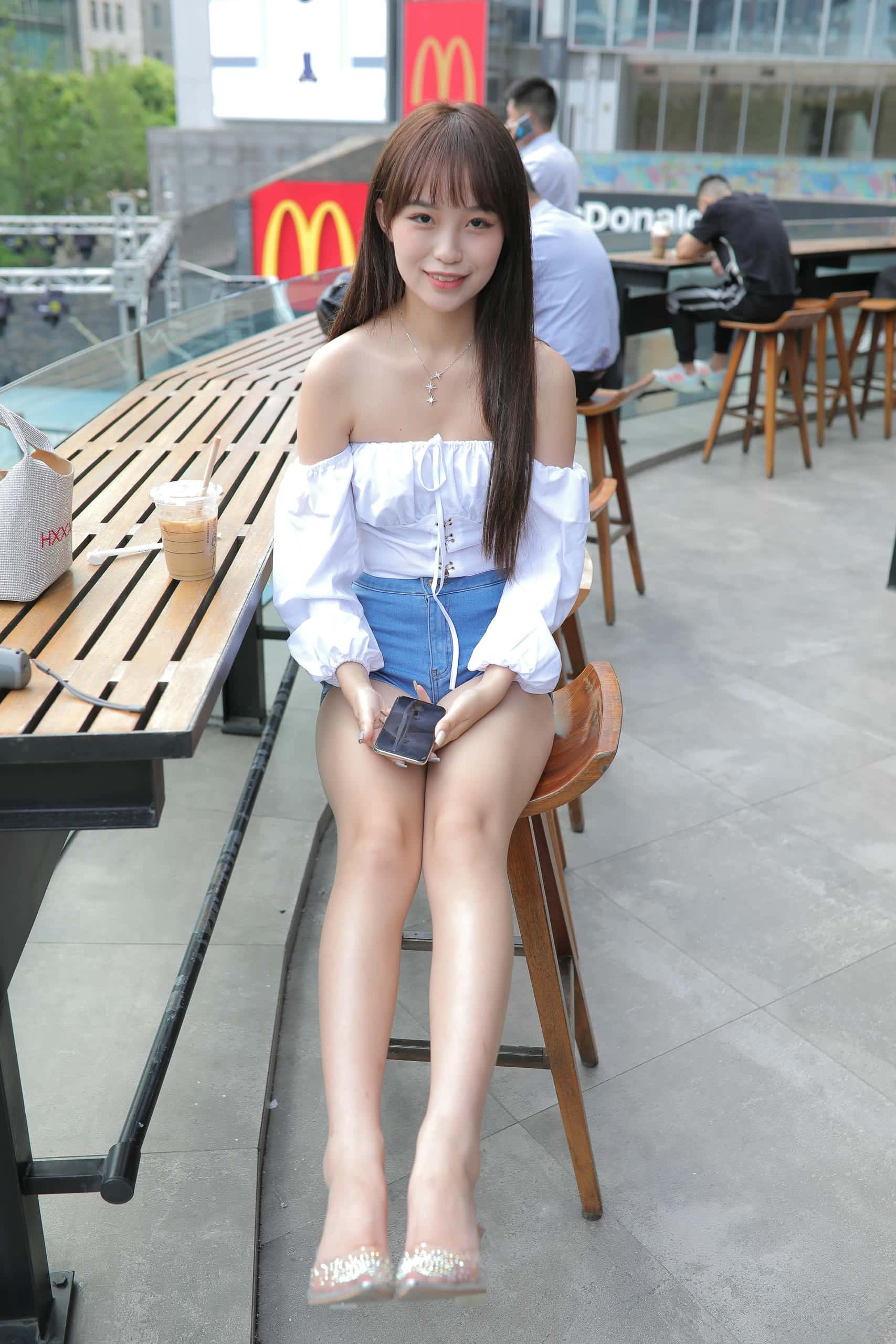 清新可爱的热裤女孩【419P】J2175-七七街拍