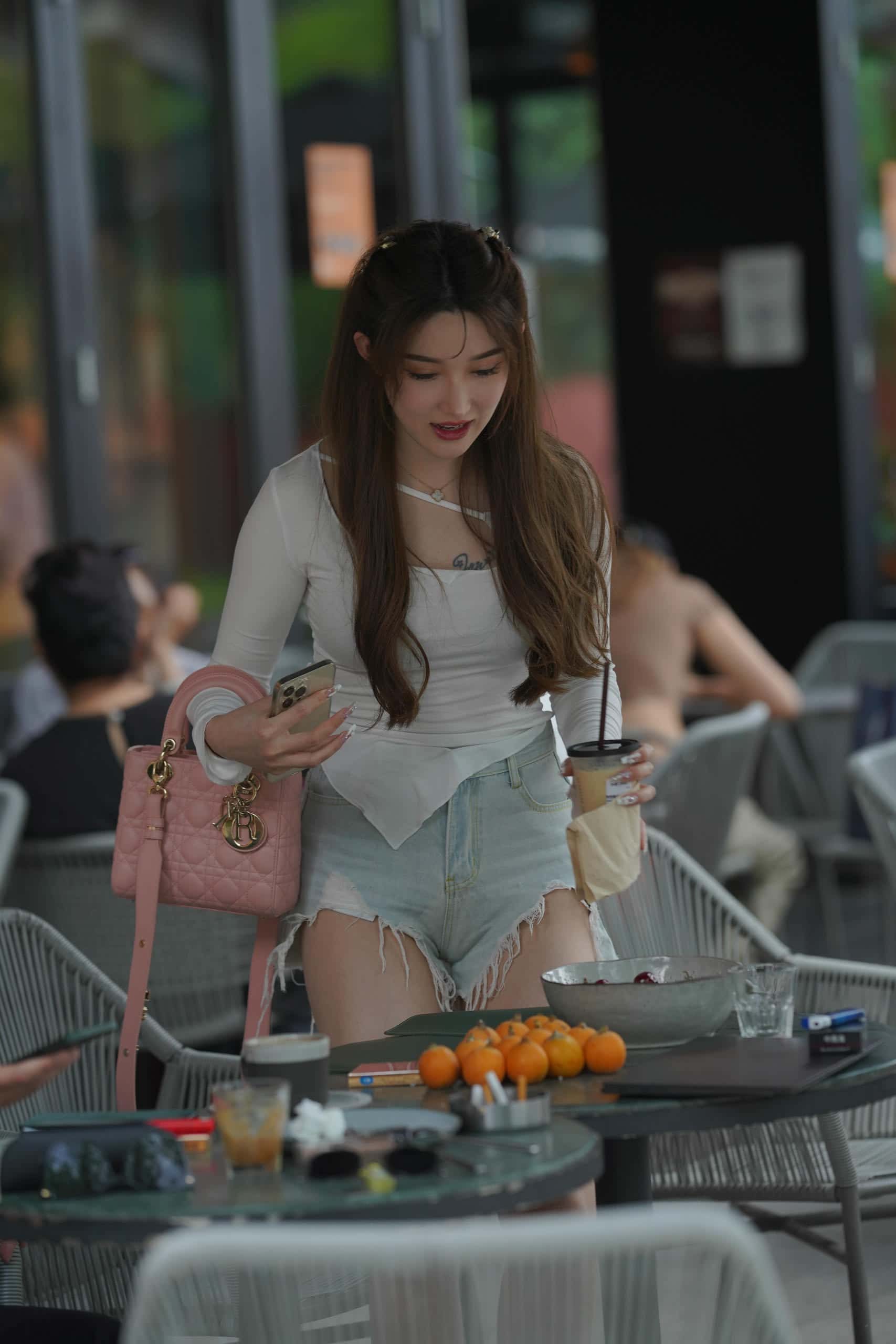 图片[5]-破洞牛仔短裤女孩【217P】J2994-七七街拍