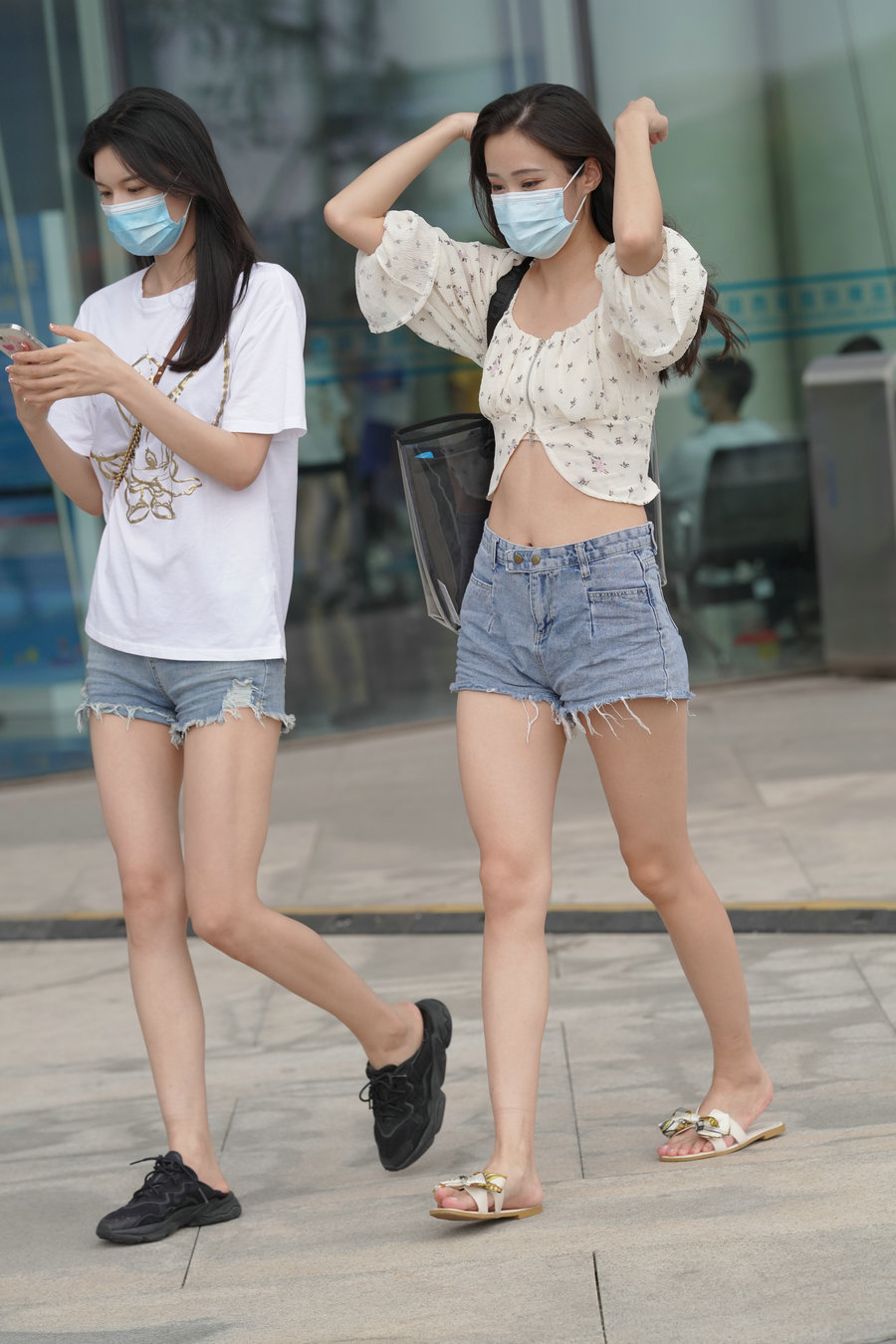 J3823 71P1V-955MB-七七街拍