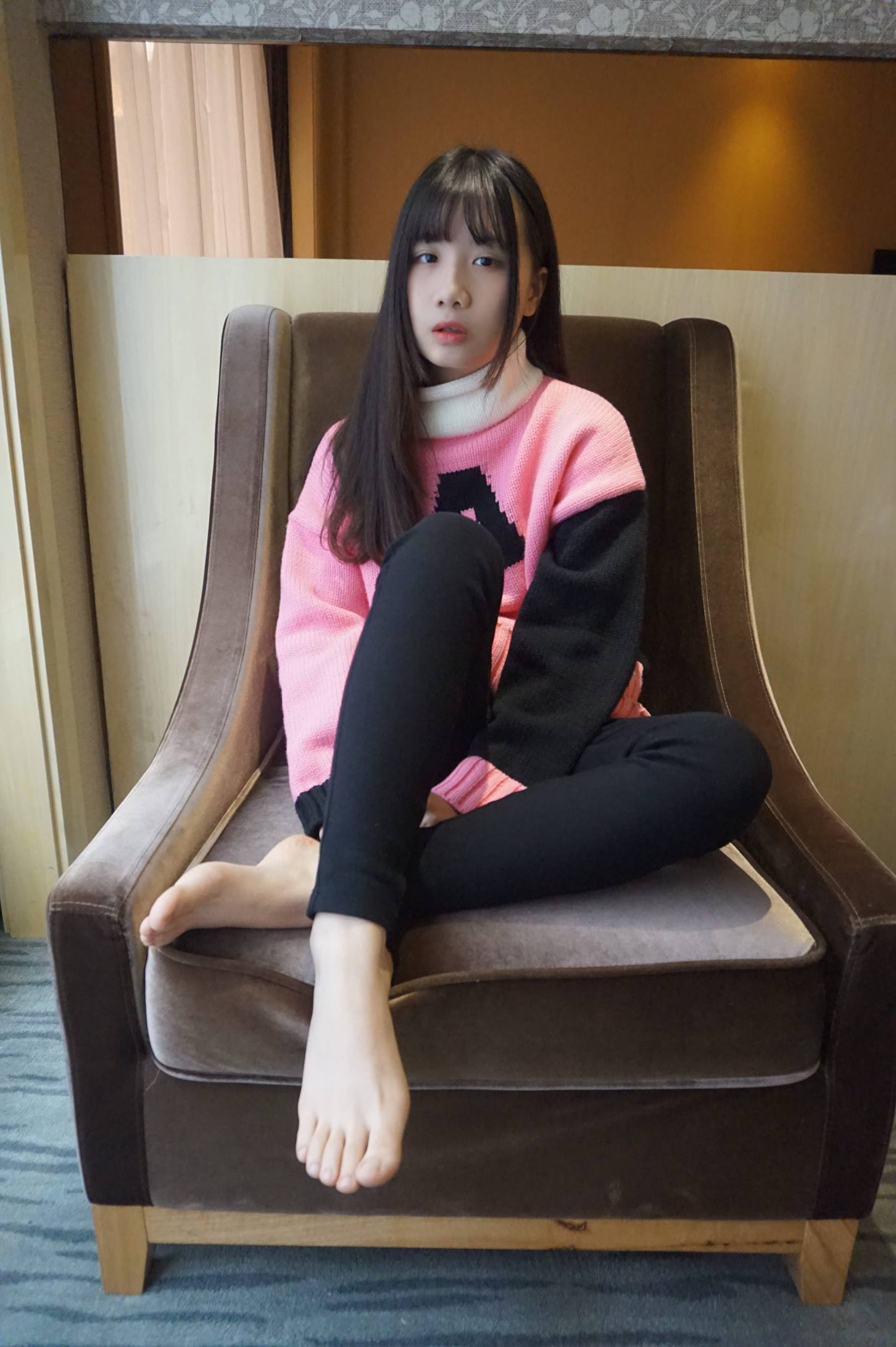 齐刘海的长发女孩【70P】20016-七七街拍