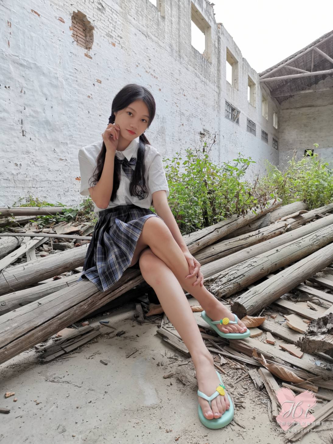 可爱的百褶裙双马尾女孩【167P】20029-七七街拍