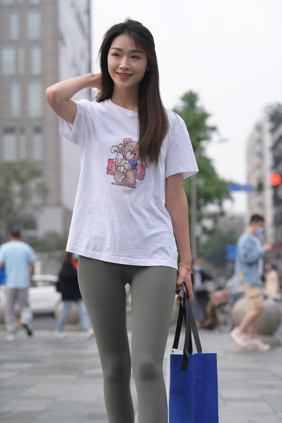 一身休闲装的瑜伽裤女孩J2961 709P1V-24.1GB-七七街拍