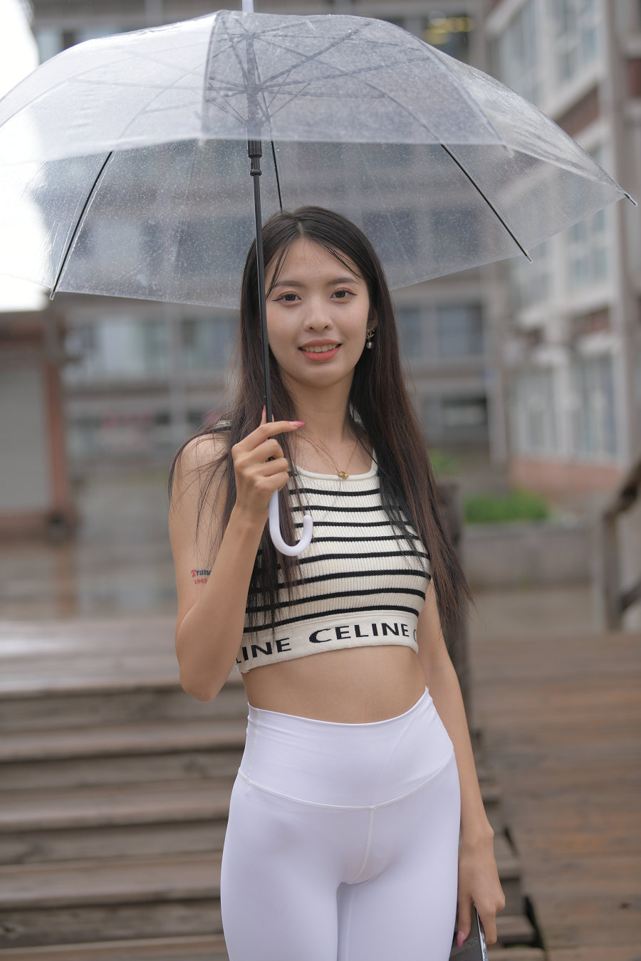 打伞的白色瑜伽裤女孩J2986 622P1V-22.06GB-七七街拍