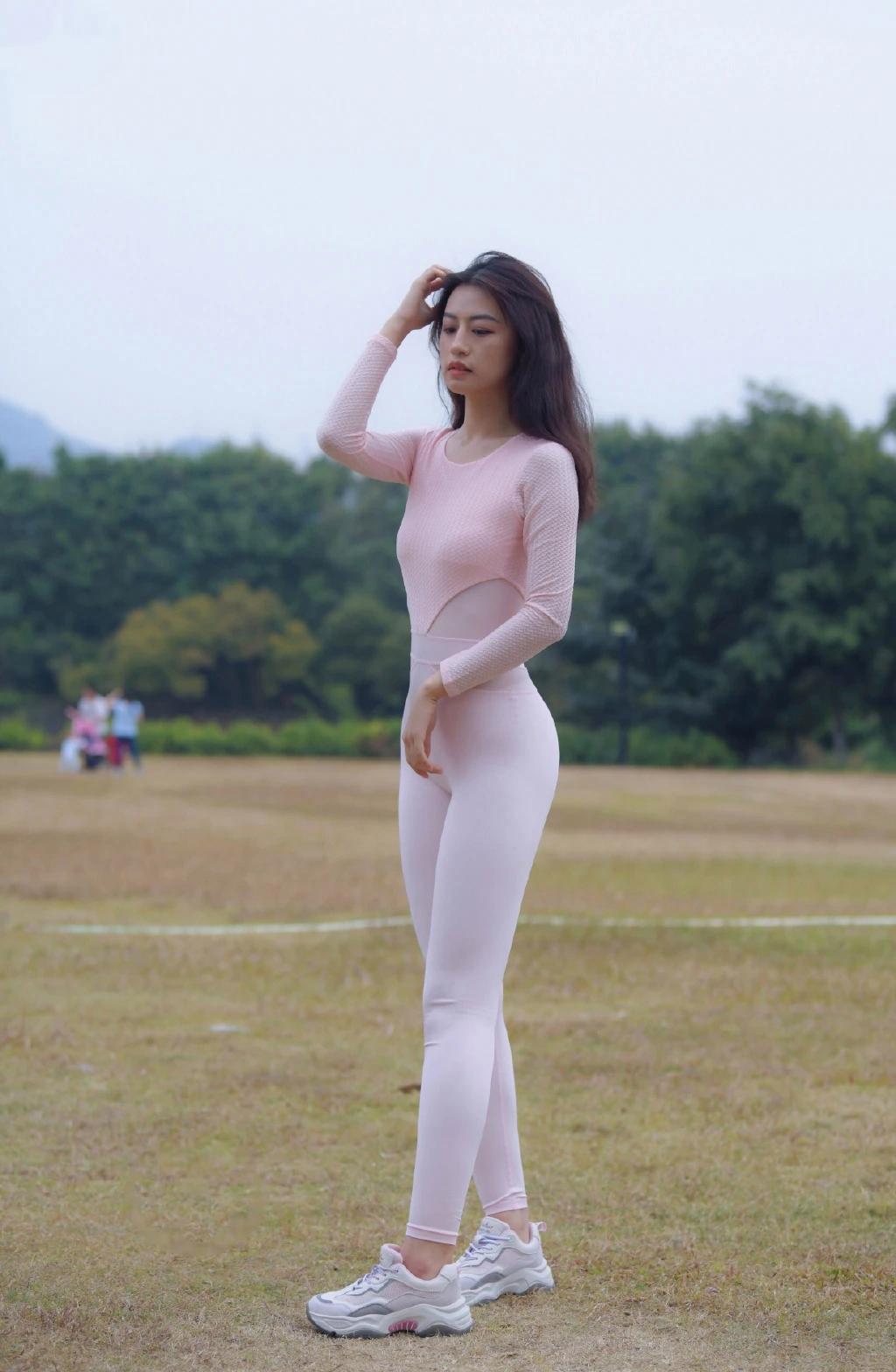 柔情似水的瑜伽裤姑娘 J1429 291P1V-14.6GB-七七街拍