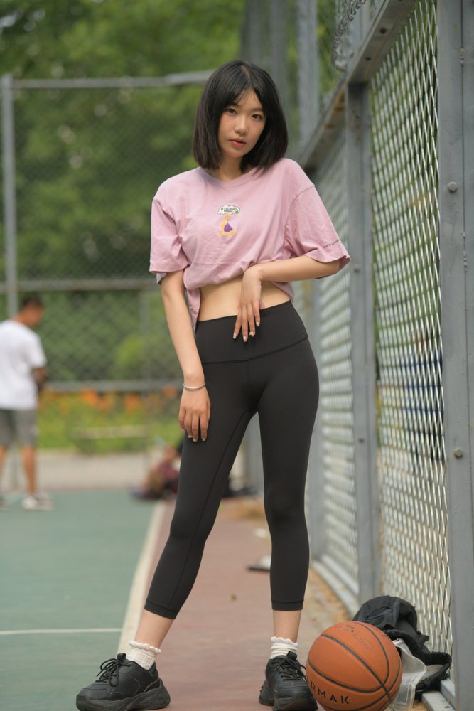 图片[3]-穿瑜伽裤打篮球的大三女孩J2198 463P1V-18.6GB-七七街拍