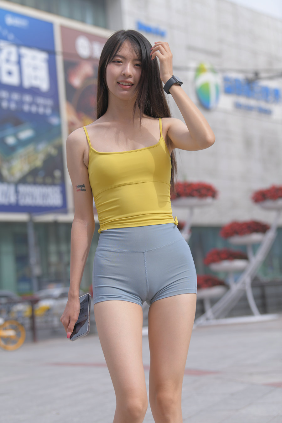 J3267 896P-18.3GB-七七街拍