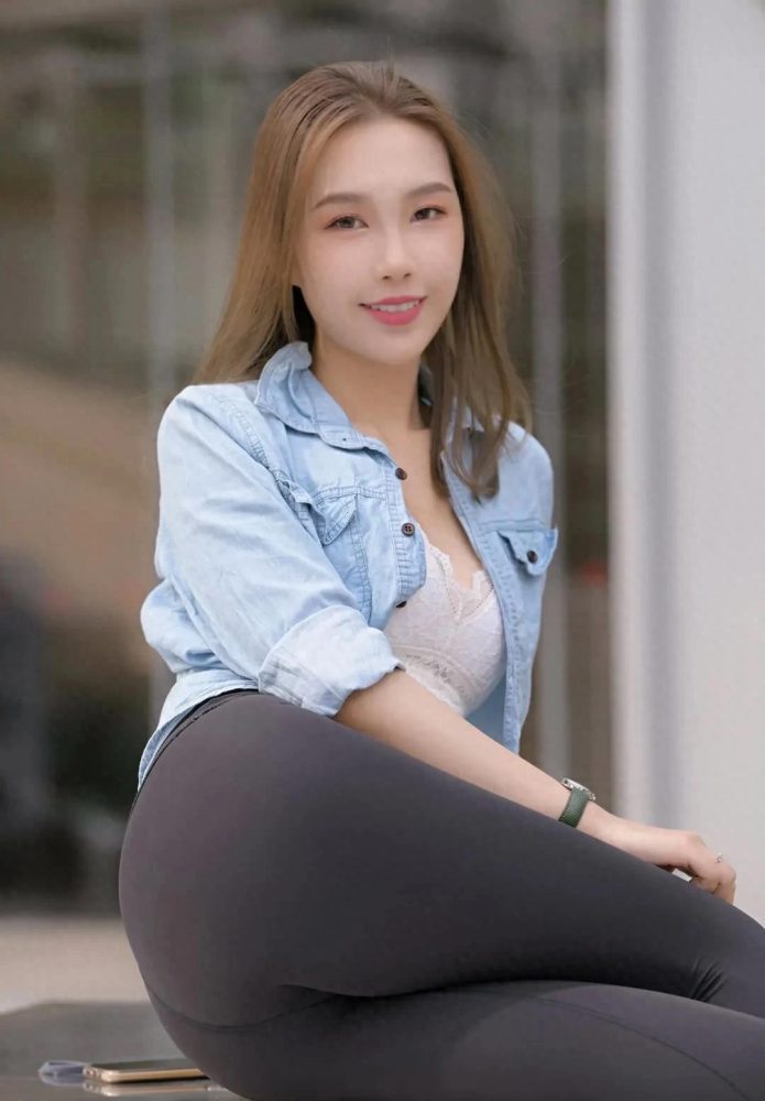 图片[2]-非常漂亮的瑜伽裤女孩J1990 733P1V-27.9GB-七七街拍