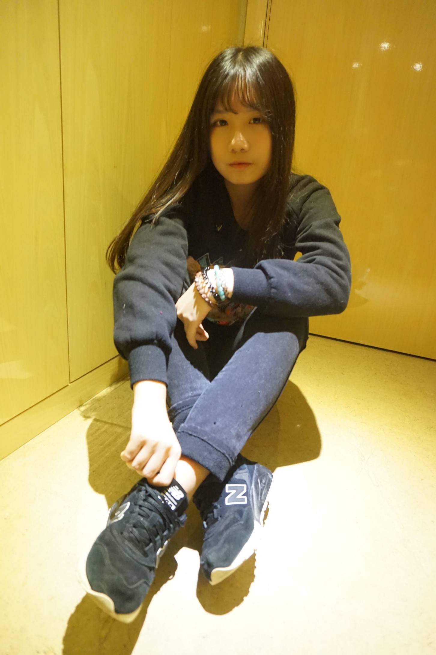 图片[2]-齐刘海的长发女孩【70P】20016-七七街拍