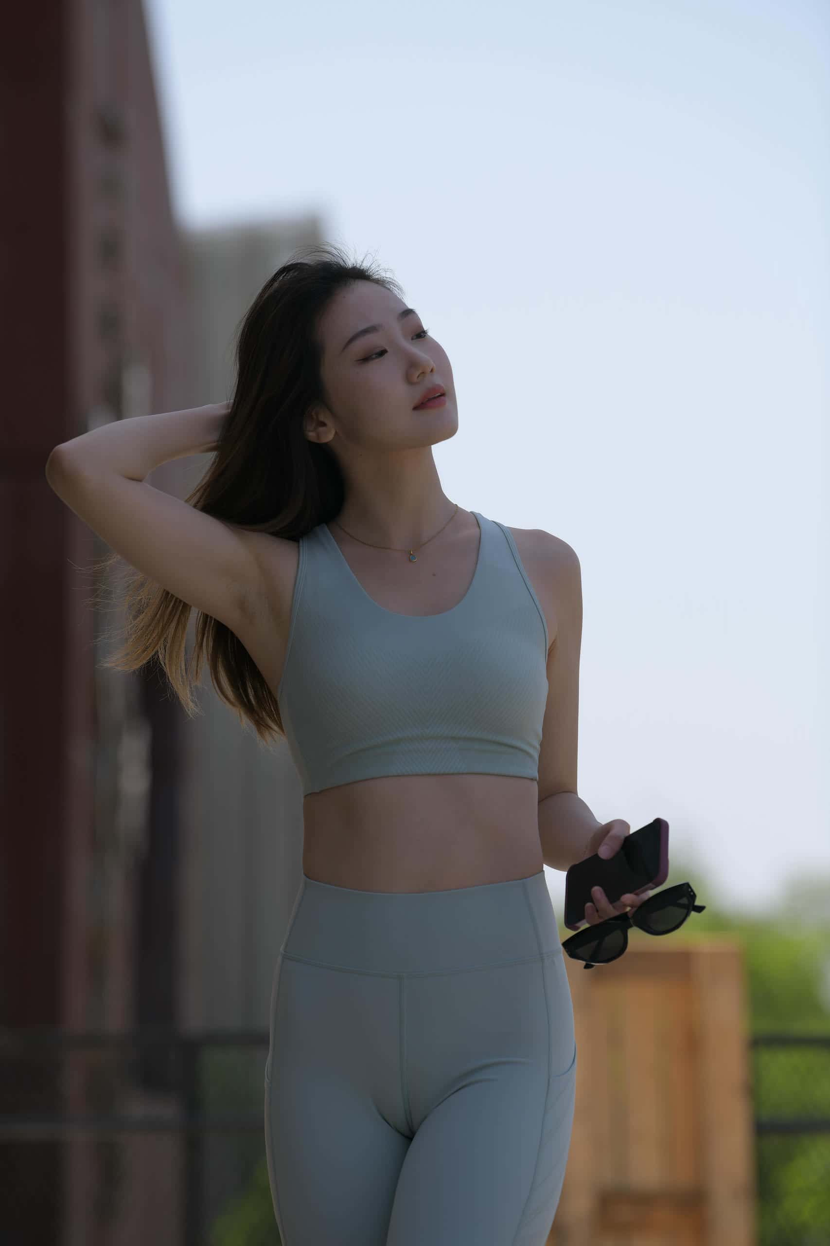 浅绿色瑜伽美女日常【743P】J6194-七七街拍