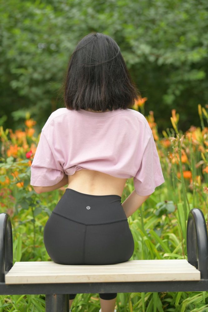 图片[2]-穿瑜伽裤打篮球的大三女孩J2198 463P1V-18.6GB-七七街拍