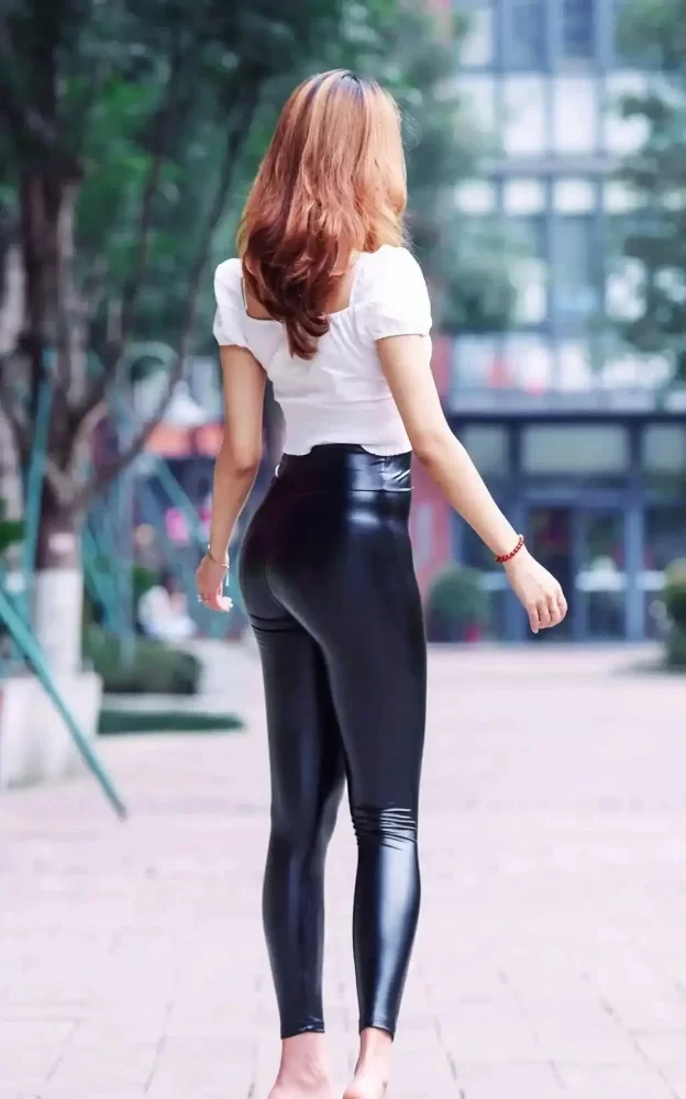 图片[4]-紧身皮裤时尚女人 J1940 605P1V-23.8GB-七七街拍