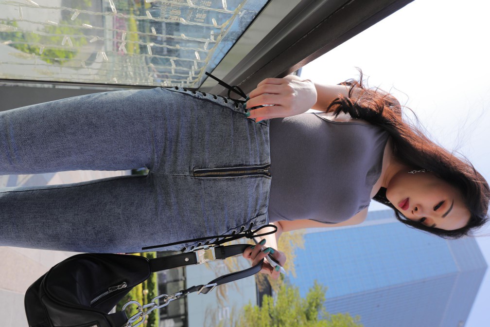 漂亮的紧身牛仔裤长发女孩【474P】00059-七七街拍