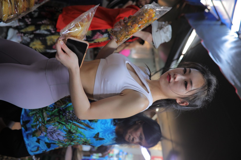 图片[6]-逛街的马尾辫瑜伽老师【556P】00016-七七街拍