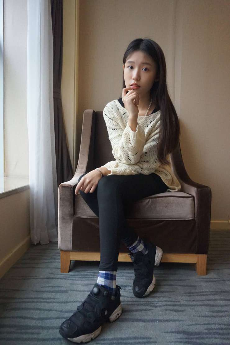 图片[2]-眼神很清澈的赤脚女孩【59P】20020-七七街拍