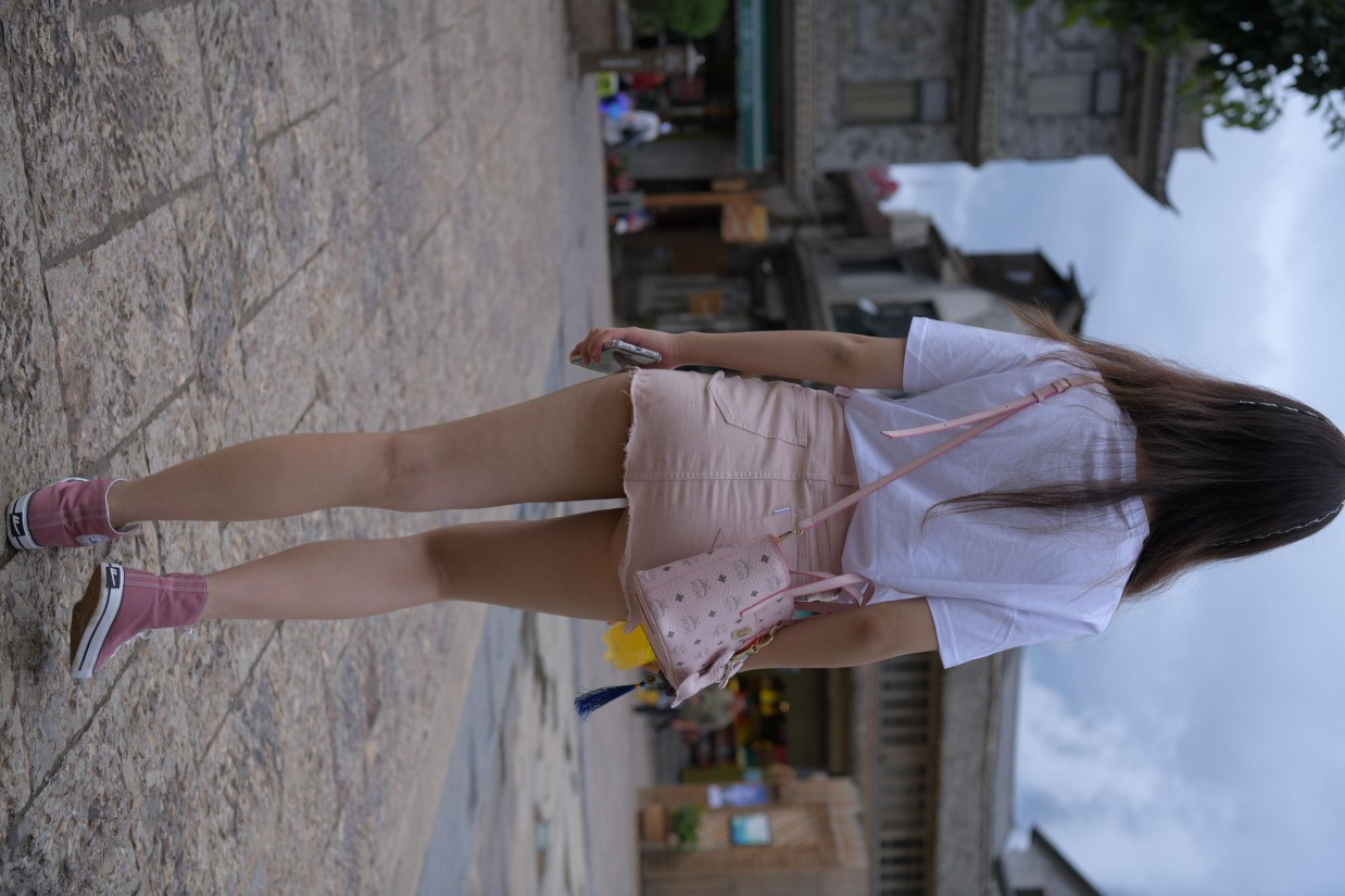 图片[8]-非常清纯甜美的短裙姑娘在逛街【458P】00052-七七街拍