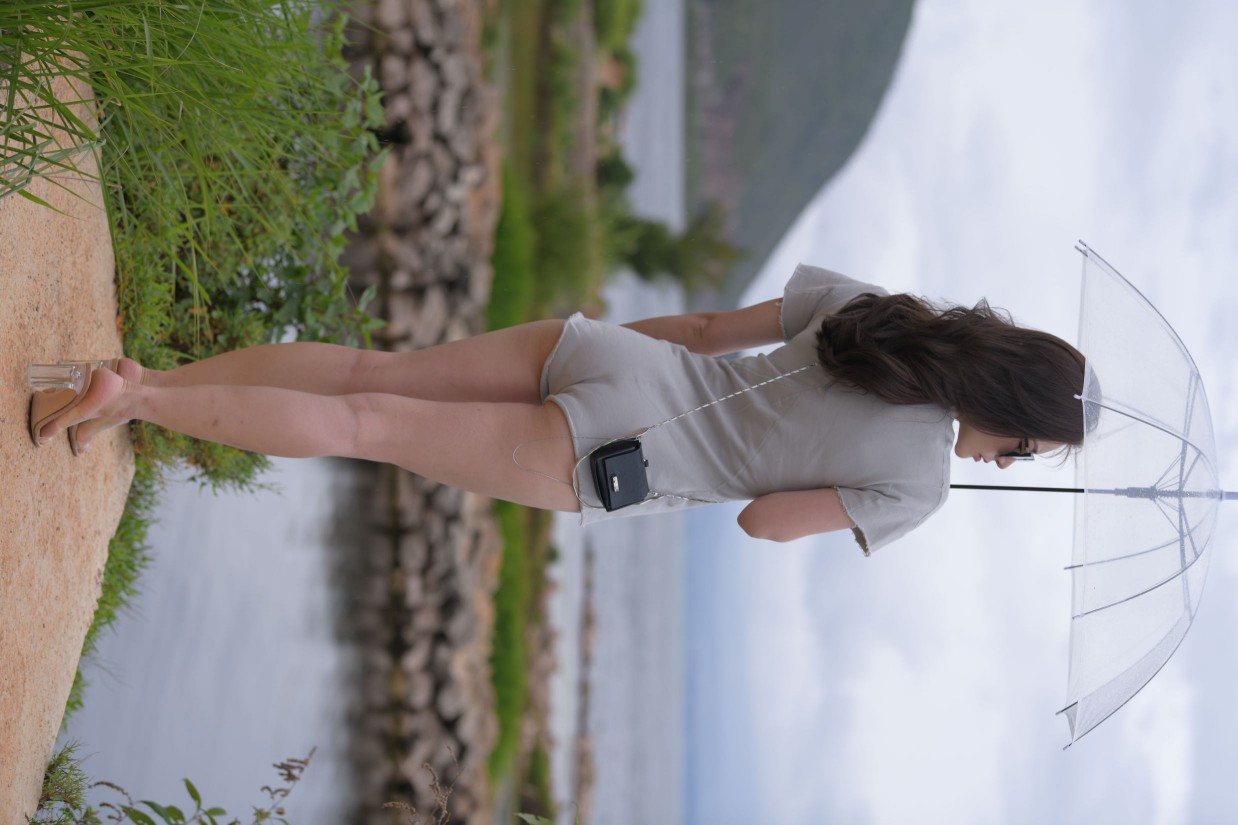 图片[6]-在海边开跑车的连衣短裤女孩【390P】00030-七七街拍