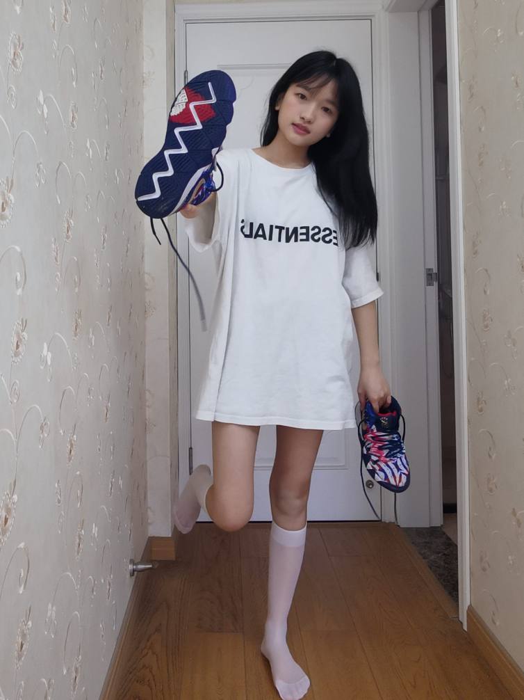 图片[5]-调皮的白袜女孩【149P】20017-七七街拍