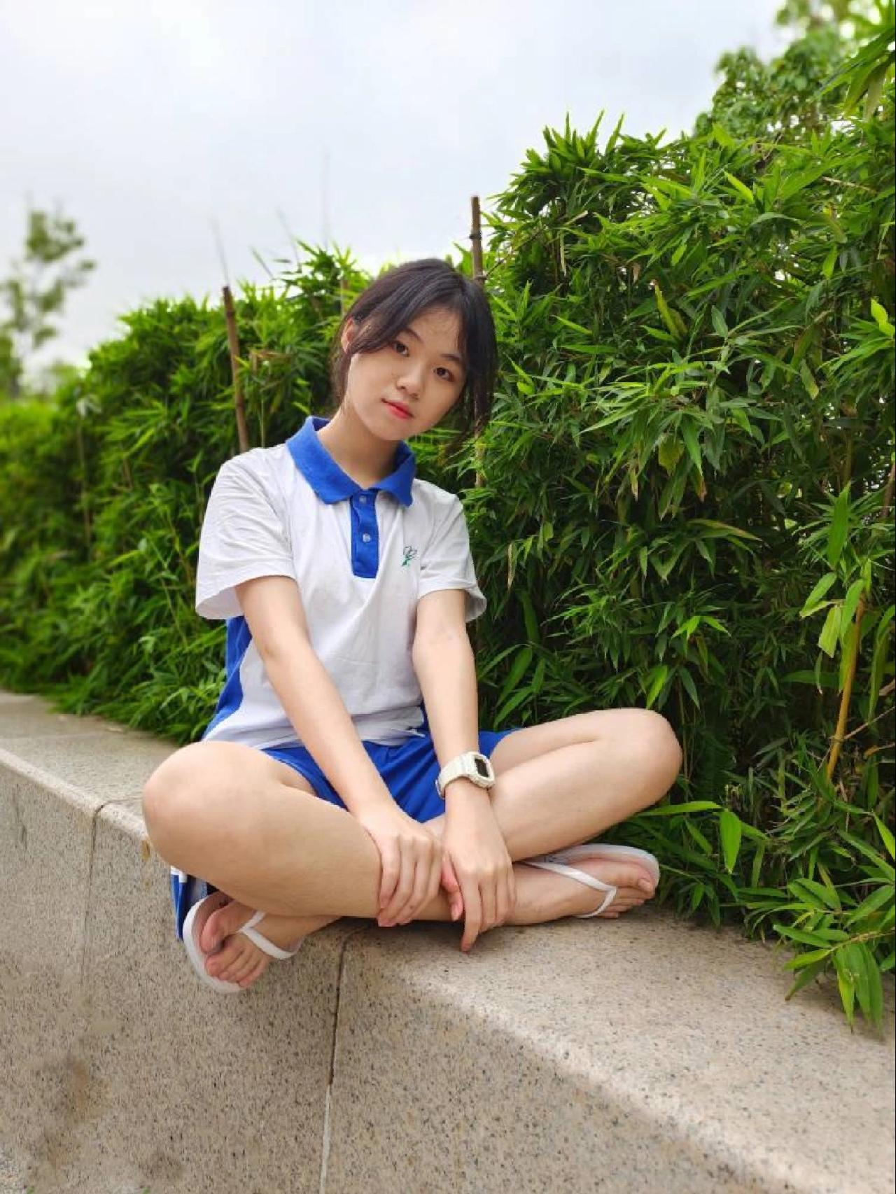 穿校服非常清纯的小姑娘【49P】20003-七七街拍