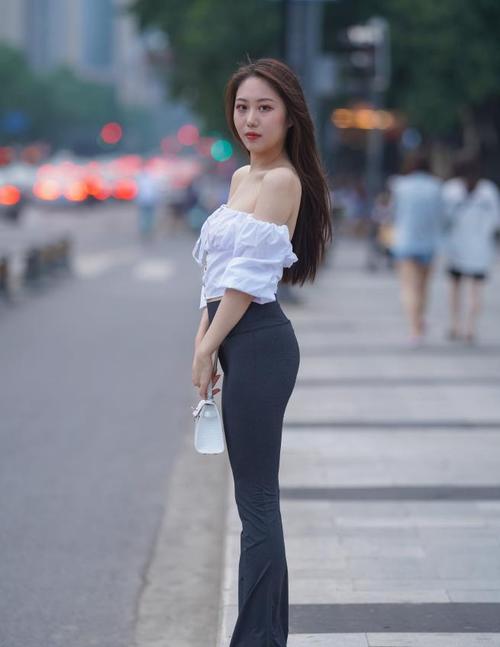 图片[3]-身材非常哇塞的瑜伽裤女孩  J1333 521P6V-21.6GB-七七街拍