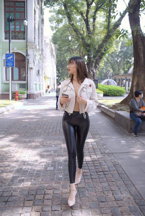 图片[3]-戴眼镜的皮裤女孩 J1473 1046P2V-35.5GB-七七街拍