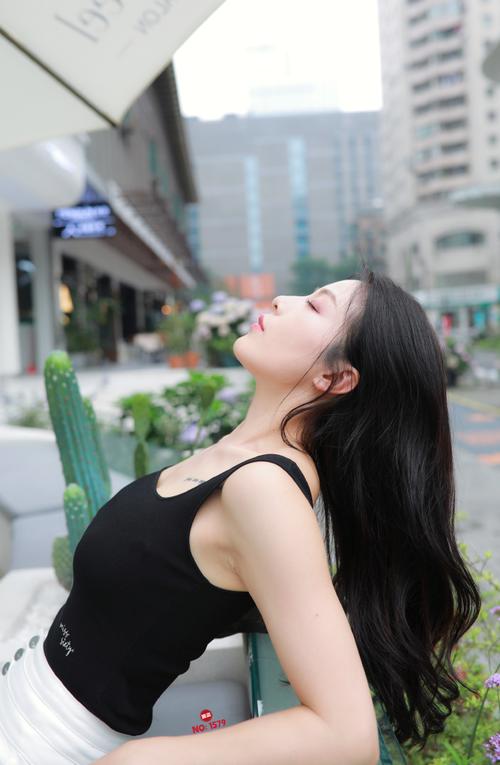 图片[2]-非常漂亮的白色紧身裤女孩J2055 895P2V-24.5GB-七七街拍