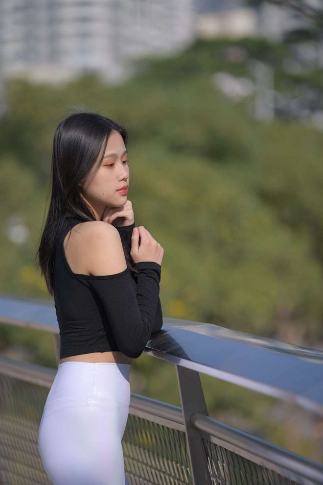 图片[4]-穿紧身白裤的端庄女孩 J1436 674P1V-22.2GB-七七街拍