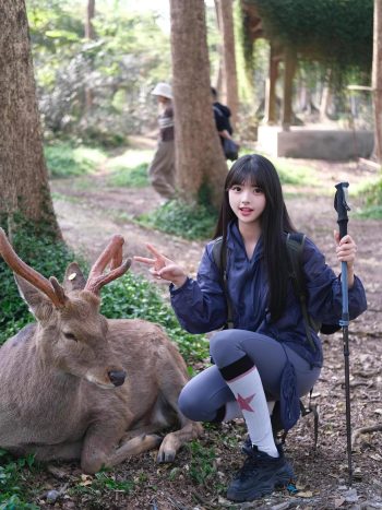 图片[5]-爱爬山的瑜伽裤MM，太甜美了！~-七七街拍