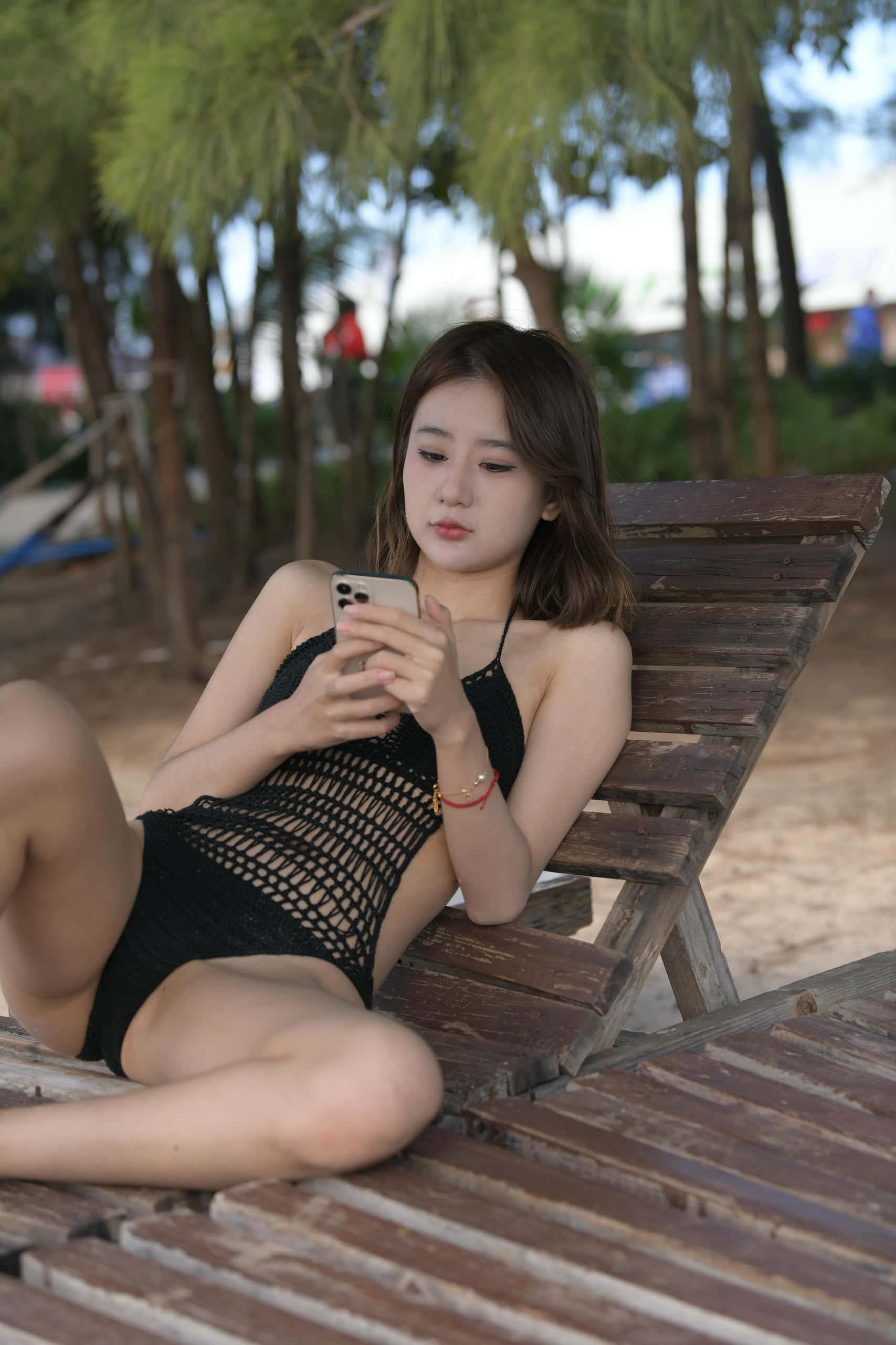 海边度假的黑色泳装少女【445P】QB7080-七七街拍