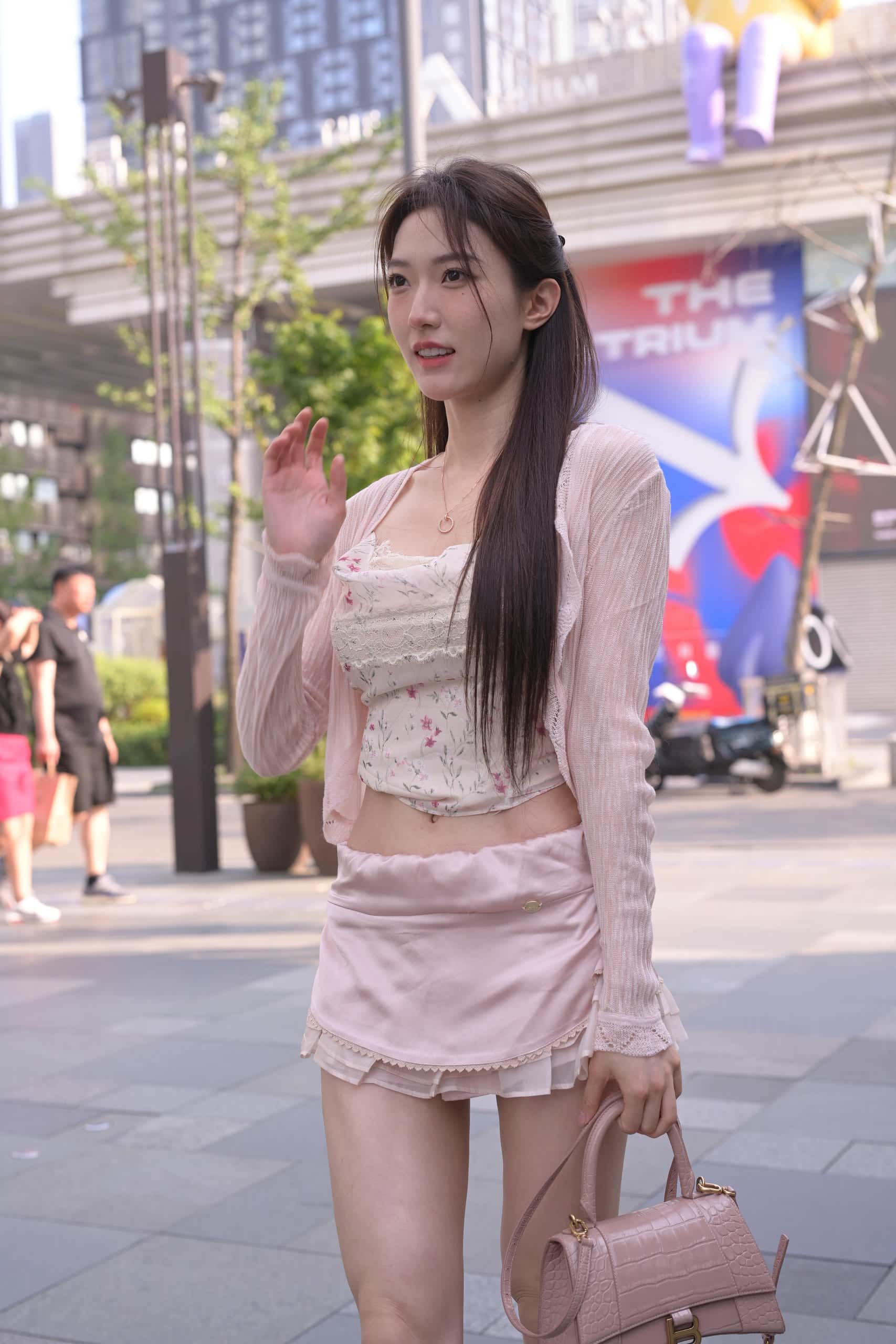 穿蕾丝蛋糕裙的粉色系少女【131P】J7577-七七街拍