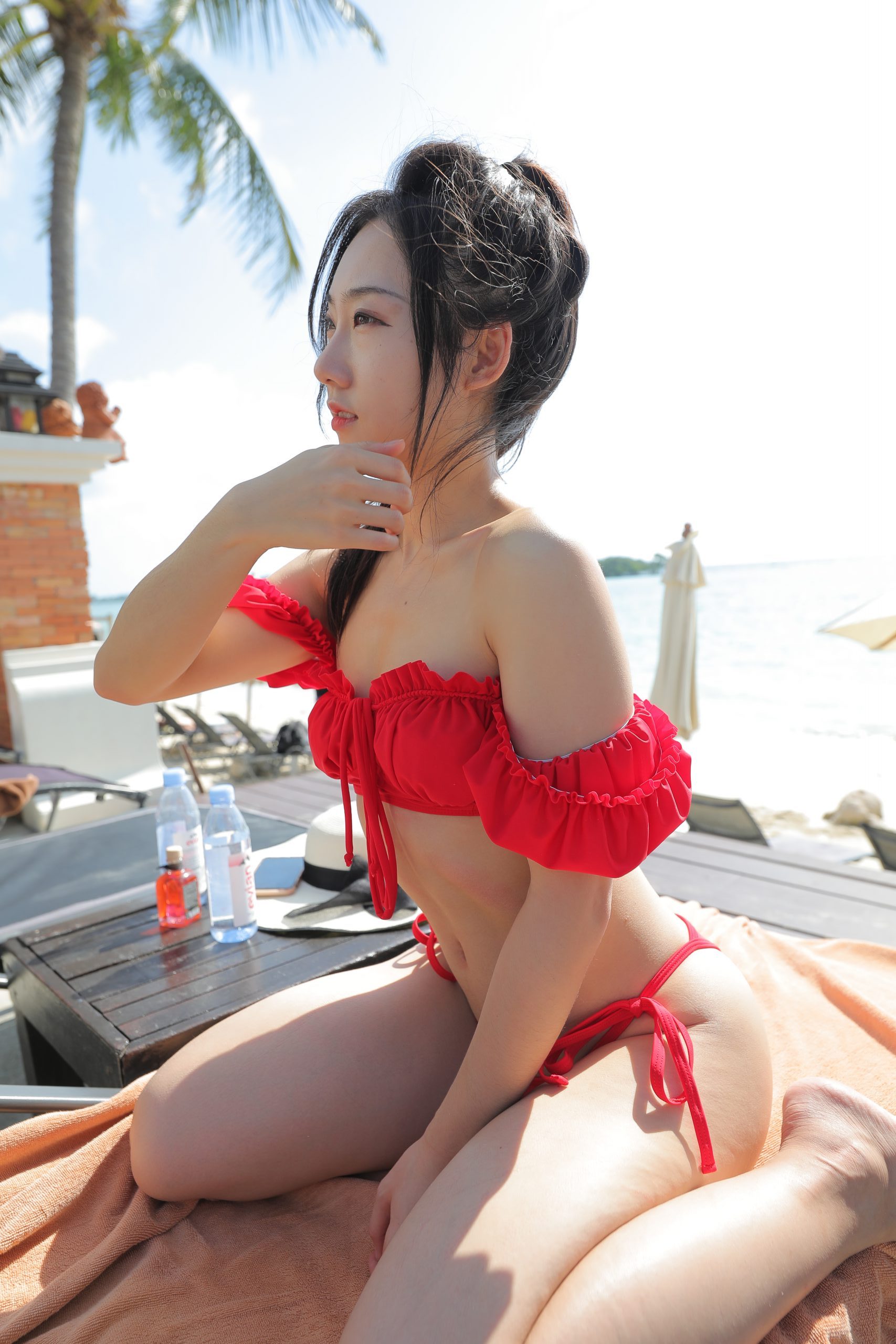 海边度假的红色比基尼小姐姐【364P】J0890-七七街拍