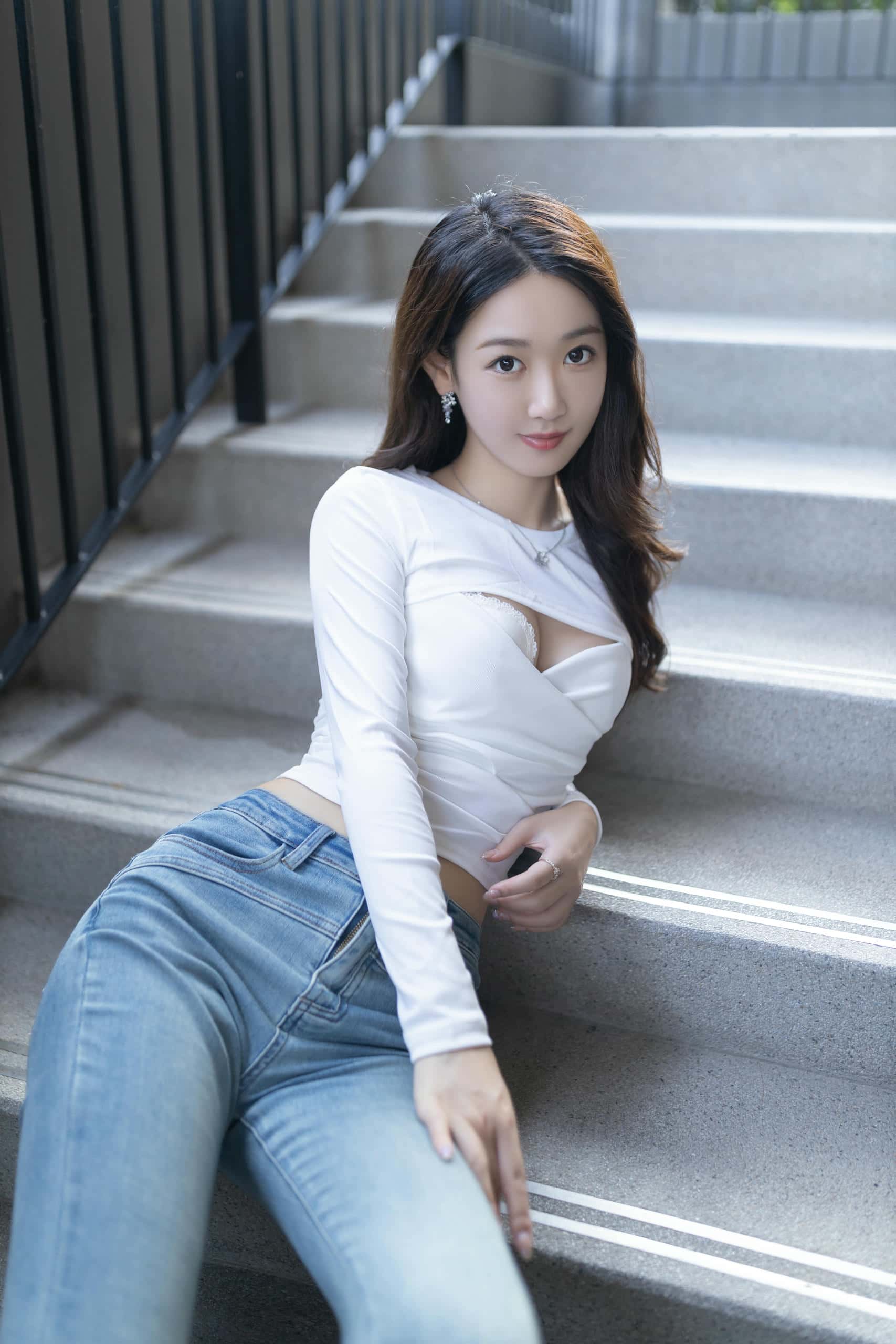 唐安琪 - 户外牛仔裤写真 【40P】P25226-七七街拍