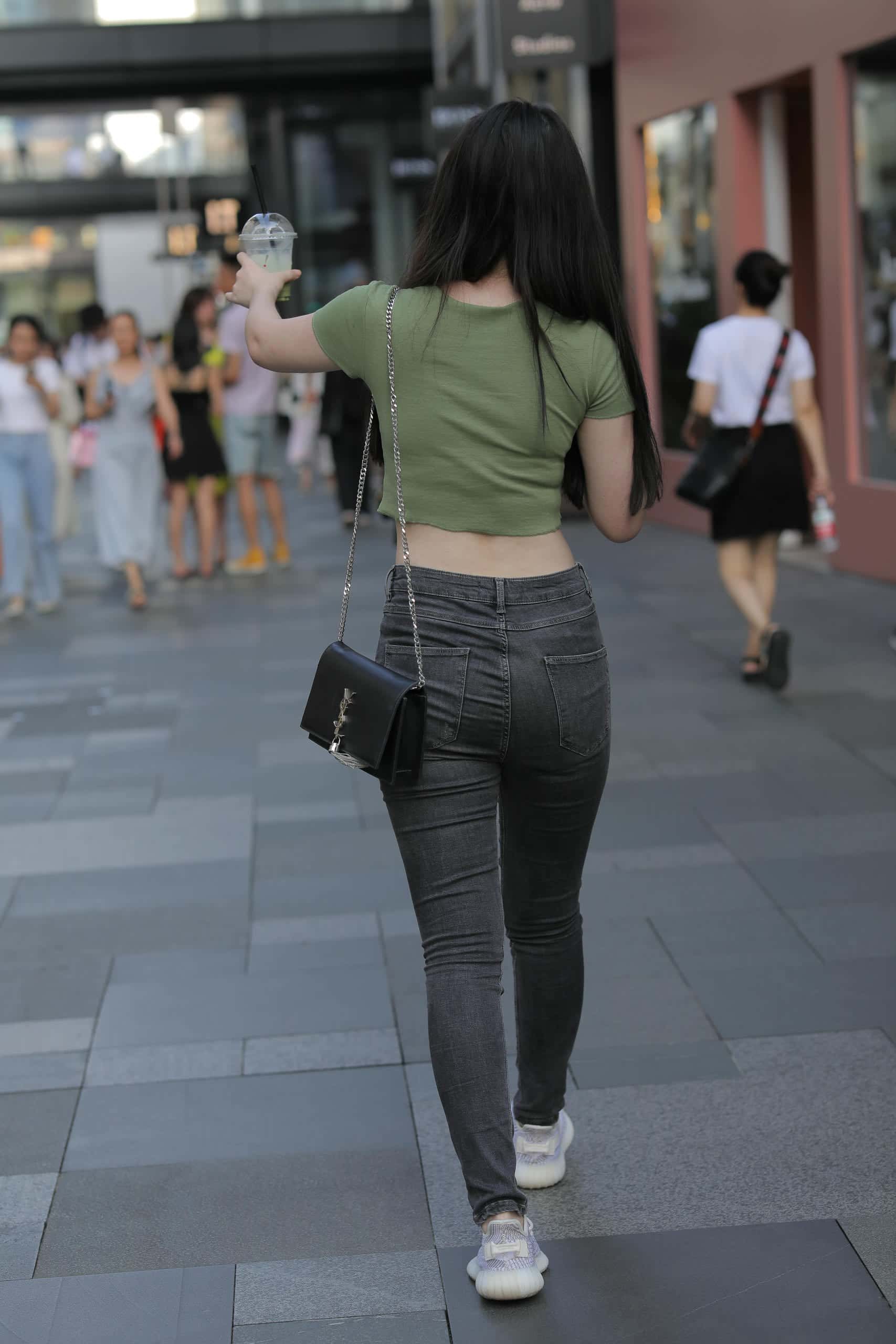 甜美靓丽牛仔裤女孩 【106P】J4144-七七街拍