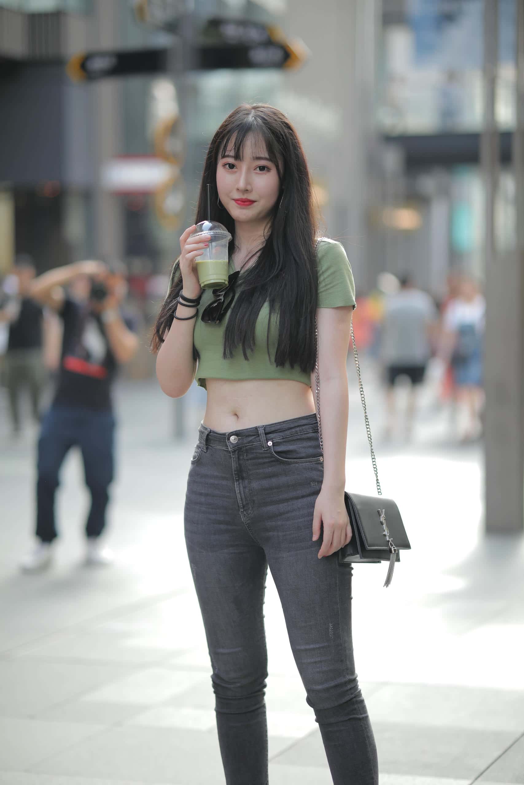 甜美靓丽牛仔裤女孩 【106P】J4144-七七街拍