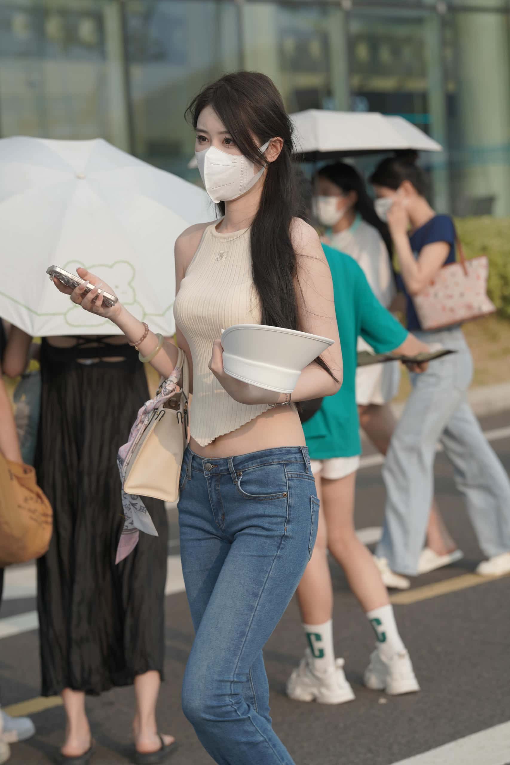 清纯喇叭牛仔裤女孩 【79P】J3591-七七街拍