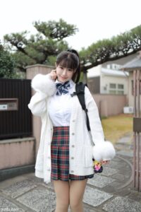 甜美小姐姐朱可儿：下课后来一场尾随的约会-七七街拍